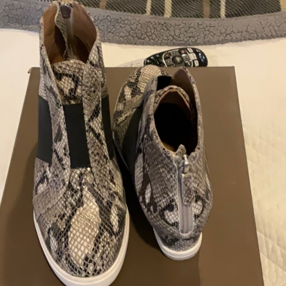 Paolo Gray and Black Slip-On Sneakers with Snake Print